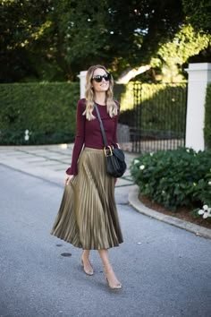 31 Best Gold pleated skirt outfits ideas | skirt outfits, outfits, gold  pleated skirt - gold skirt outfit
