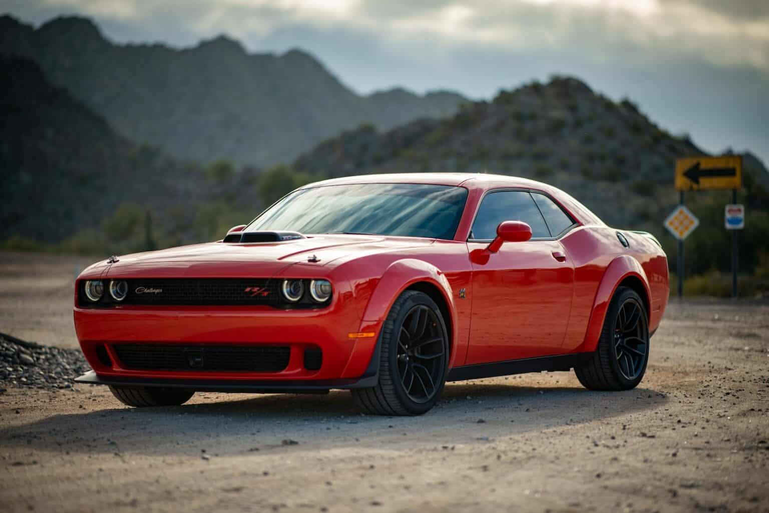 Difference Between Dodge Challenger SRT 8 and RT