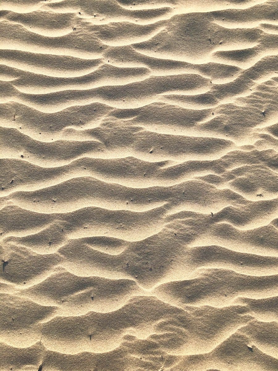 písek