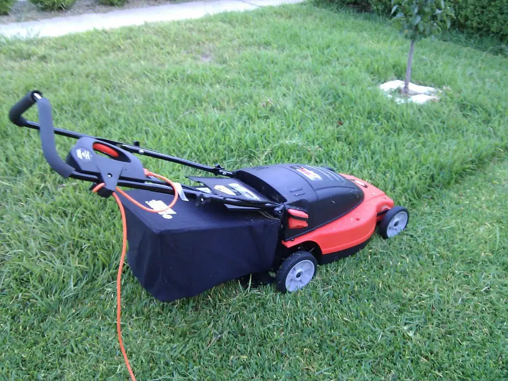 electric lawn mower