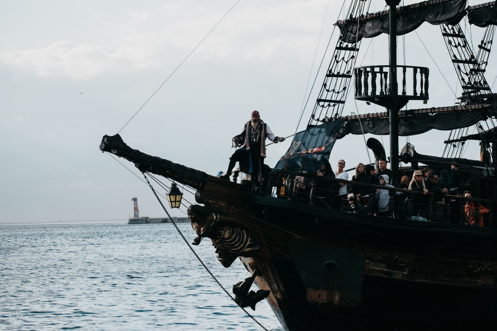 pirāti