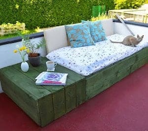 patio Pallet Daybed