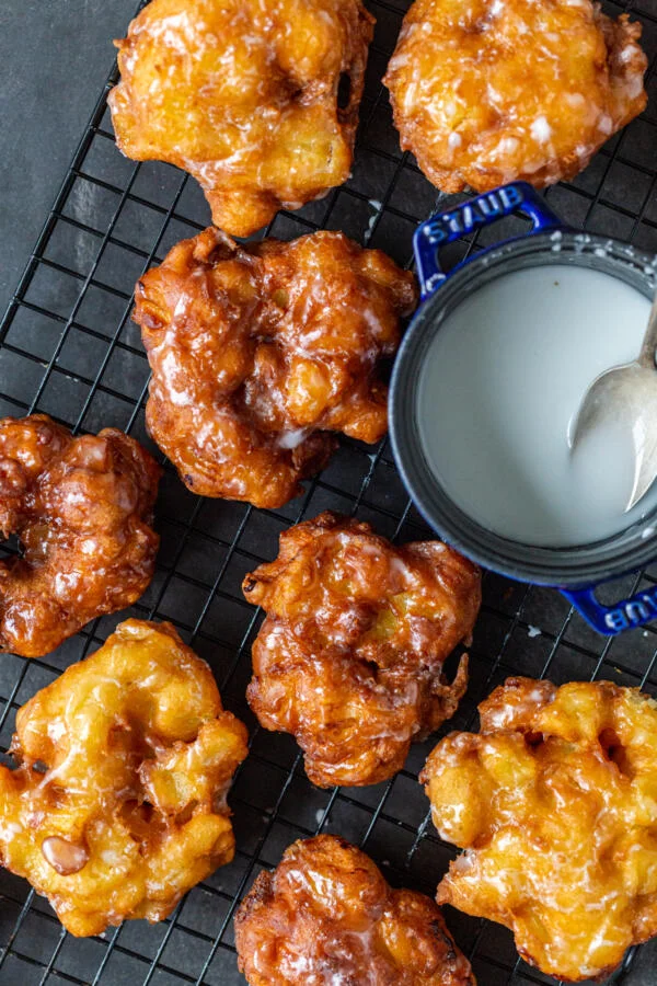 Assortment of delectable Air Fryer Dessert Recipes, featuring crispy treats, and healthy desserts using innovative air frying techniques.